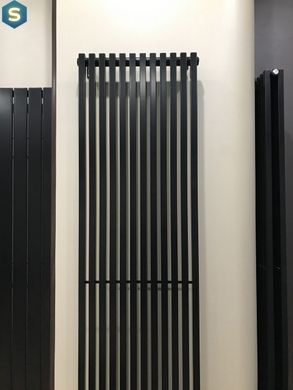 Дизайнерський радіатор Betatherm Quantum 1 H-1800 мм, L-405 мм нижнє підключення BQ 1180/10 9005М 99, Черный матовый